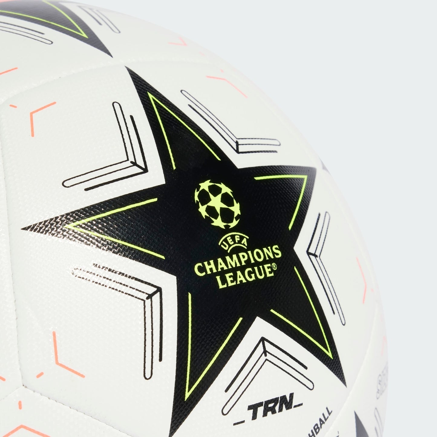 ADIDAS - TRNBALL