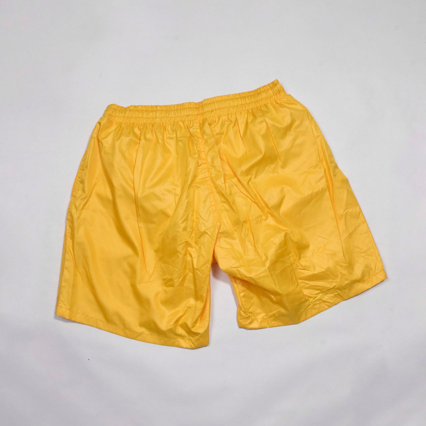 SHORT JAUNE MOTIF STUDIO STYLE