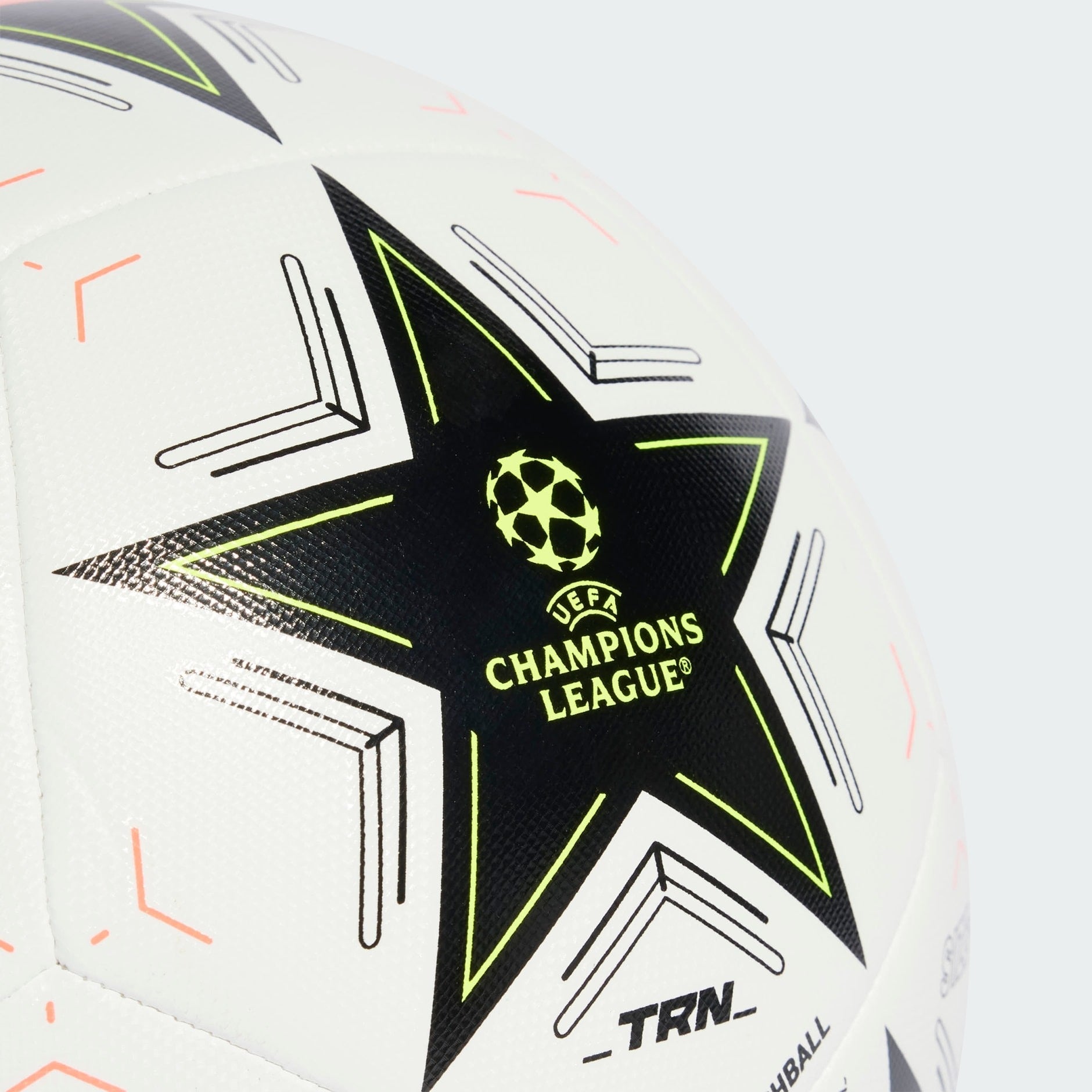 ADIDAS - TRNBALL