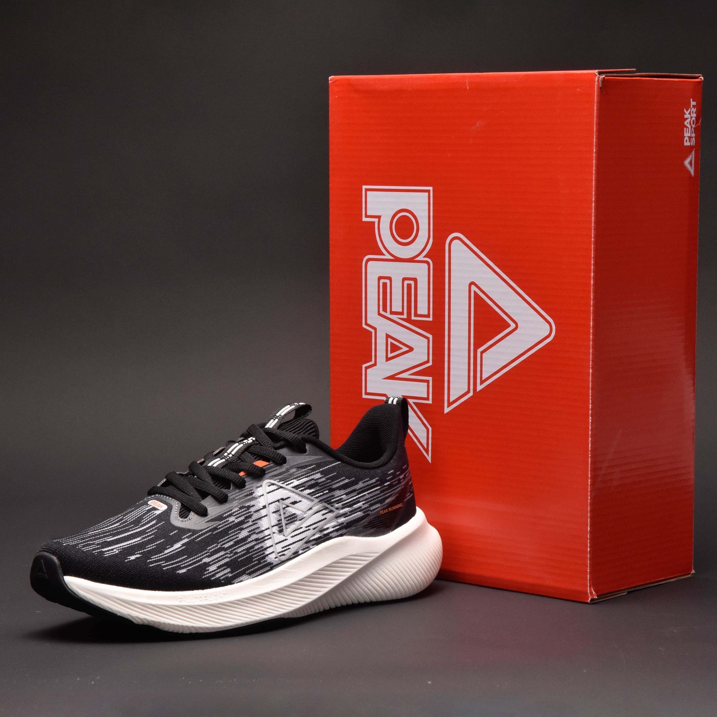 PEAK - TRAINING SHOES