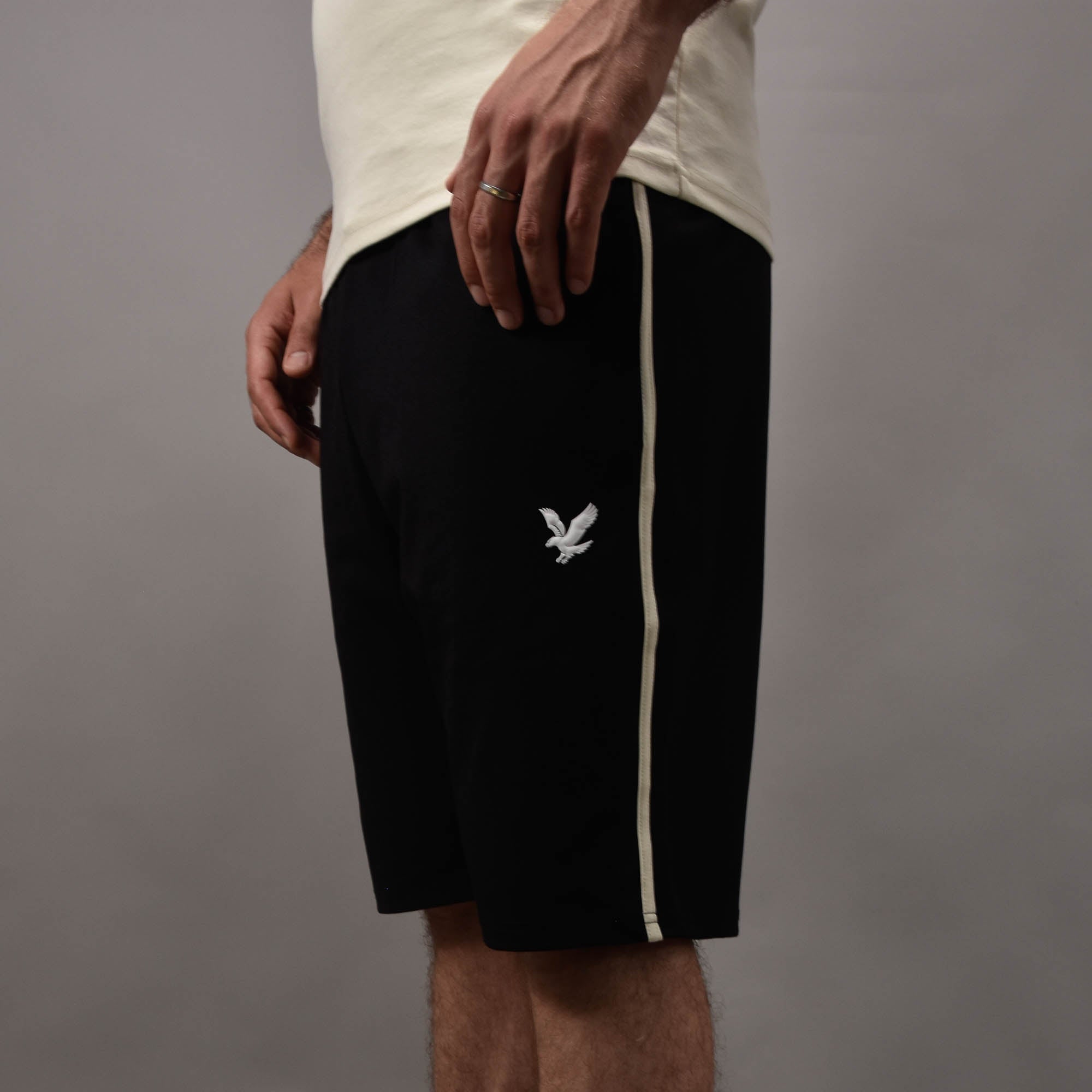ENSEMBLE EAGLE BLANC CASSÉ NOIR