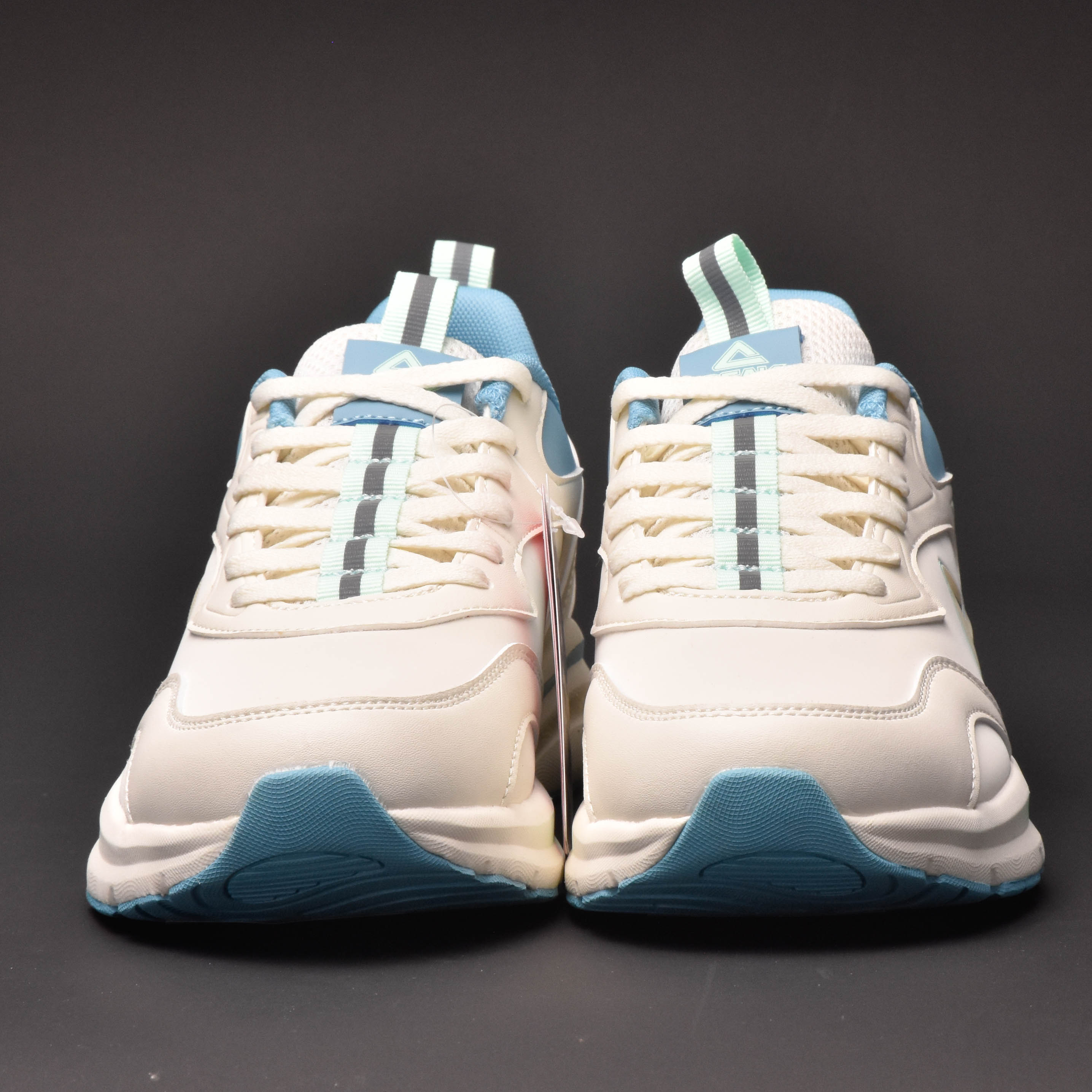 PEAK - WALKING SHOES IV